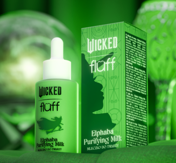 Zielone opakowanie Wicked flaff Elphaba Purifying Milk, butelka z kroplomierzem i pudełko z wiedźmą na miotle.
