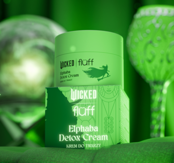 Zielony krem do twarzy Wicked Fluff Elphabas Detox Cream w słoiku i na pudełku, matujący i nawilżający, zbliżenie.