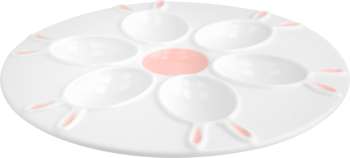 Biała ceramiczna taca na jajka faszerowane, w kształcie kwiatka z sześcioma zagłębieniami, różowym środkiem i uszami zajączka.