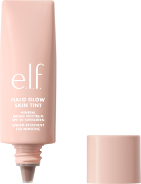 Nawilżający tint e.l.f. Halo Glow SPF 50 w jasnoróżowej tubce, z odkręconą nakrętką, widok z przodu.