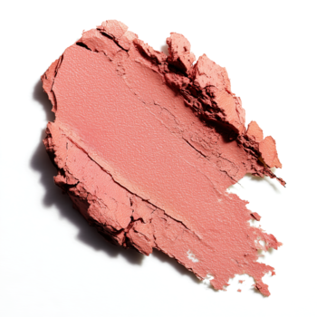 Róż do policzków Alterra, smuga w odcieniu brzoskwiniowego różu, kremowa tekstura na białym tle.