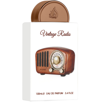 Białe pudełko perfum Vintage Radio Eau de Parfum z obrazem starego radia, brązowa zakrętka widoczna u góry.