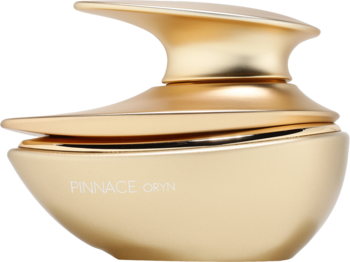 Zloty, rzezbiarski flakon Pinnace Oryn, zapach swiezych cytrusow, imbiru i ambry. Bliskie ujecie z przodu.