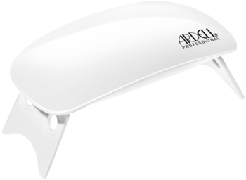 Biała, przenośna lampa UV/LED 6W Ardell Professional do utwardzania lakierów, widok z góry pod kątem.