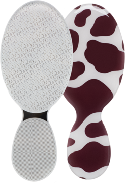 Biała tarka z nano szkła Ewa Schmitt MP638 i etui w brązowo-biały wzór krowich łat, obok siebie.