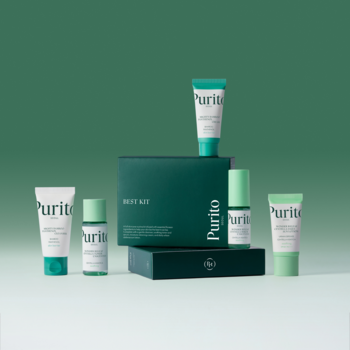 5 zielono-białych kosmetyków do twarzy Purito Seoul Best Kit obok pudełek na zielonym tle.