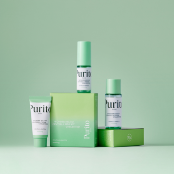 PURITO Wonder Releaf Centella Mini Kit: trzy zielone kosmetyki, tubka i butelki roll-on na zielonych platformach.