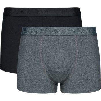 Dwie męskie bokserki, szara i czarna, z logo na elastycznym pasie, leżące jedna na drugiej.