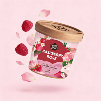 Opakowanie herbatki Raspberry Rose uniesione, z malinami, płatkami róż. Jasnoróżowe tło, bez kofeiny.