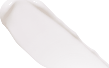 Biała, gęsta smuga nabłyszczającej maski wygładzającej do włosów z kwasem glikolowym, na białym tle.