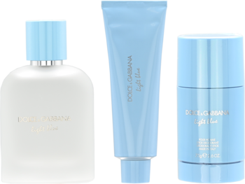 Zestaw Dolce & Gabbana Light Blue: flakon perfum, balsam do ciała i dezodorant, w błękitnych opakowaniach.