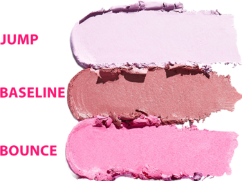 Trzy swatche kremowego różu Trouble Maker Bouncy Blush: fiolet, brudny róż i jaskrawy róż, z bliska.