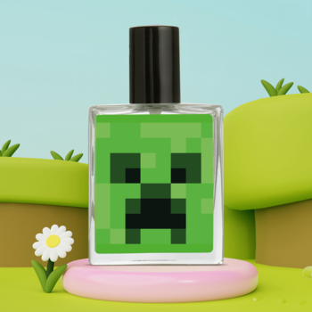 Perfumy Minecraft Creeper w szklanej butelce z zielonym pixelowym wzorem, na różowym postumencie, widok z przodu.