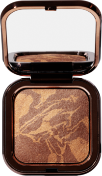 Bronzer rozświetlający Sun-Kissed w otwartej kwadratowej puderniczce, brązowo-złoty marmurkowy wzór z lustrem.