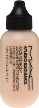 MAC Studio Radiance podkład rozświetlający do twarzy i ciała w beżowej butelce z czarnym zakraplaczem, widok z przodu.