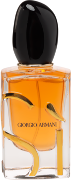 Perfumy Giorgio Armani Si w prostokątnej butelce z bursztynowym płynem, elegancką czarną nakrętką i złotym napisem Si.
