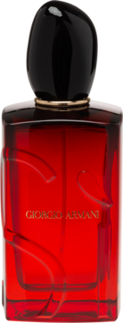 Flakon perfum Giorgio Armani w lśniącej czerwieni z wygiętymi detalami, czarna nakrętka, złoty napis, widok frontalny.