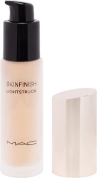 Rozświetlający podkład MAC Skinfinish Lightstruck w oszronionej butelce z czarną pompką, jasny odcień, obok otwarta złota nakrętka.