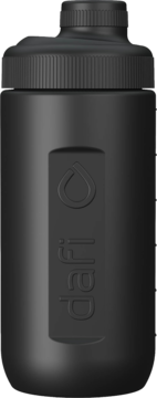 Czarny matowy bidon sportowy Dafi 600 ml z filtrem węglowym, reliefowe logo i zakrętką shaker. Widok z przodu.