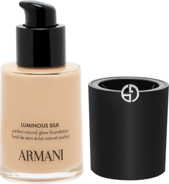 Giorgio Armani Luminous Silk, jasny podkład w szklanej butelce z pompką, obok czarna zakrętka, widok z przodu.