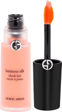 Giorgio Armani Luminous Silk Cheek Tint, brzoskwiniowy płynny róż w matowej szklanej butelce z wyciągniętym aplikatorem.