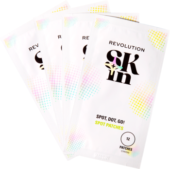 Cztery białe saszetki Revolution Skin Spot, Dot, Go! Spot Patches z kolorowym designem, ułożone w wachlarz.