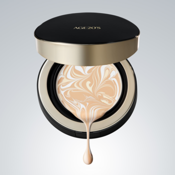 Podkład w kompakcie Age20's Signature Essence Pact Intense Cover, otwarty, marmurkowa formuła SPF50, kropelka spływa.