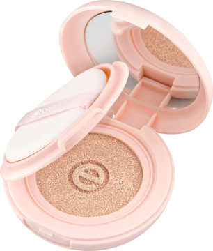Otwarty podkład w poduszeczce essence silky CUSHION 100, jasnoróżowy, rozświetlający, z gąbeczką i lusterkiem.