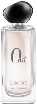 Perfumy Oui L'adore, szklana butelka z różowym płynem i czarną, opływową nakrętką. Widok z przodu.