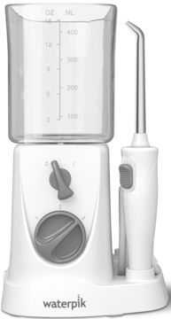 Biały, kompaktowy irygator Waterpik WF-310 NANO z przezroczystym zbiornikiem, widok z przodu.