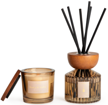 Zestaw JAPANDI WARM BALANCE Honey&Amber: złoty dyfuzor 80ml, drewniany top, patyczki, świeca 65g, widok z przodu.