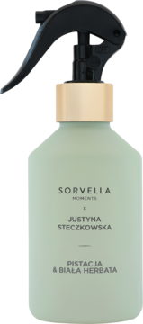 Zielony spray Sorvella Justyna Steczkowska, pistacja i biała herbata, butelka z czarnym rozpylaczem, z przodu.