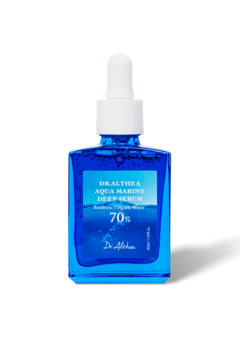 DR.ALTHEA AQUA MARINE DEEP SERUM, niebieska szklana butelka z kroplomierzem, widok z przodu, 70% wody z bambusa.