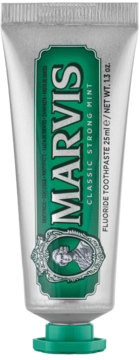 Marvis Classic Strong Mint mini pasta do zębów z fluorem, srebrna tubka z zieloną etykietą, widok z przodu.