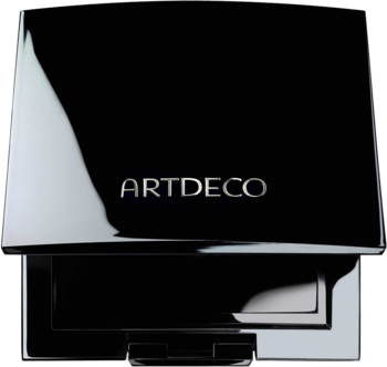 Czarna, błyszcząca magnetyczna kasetka Artdeco Beauty Box Trio z logo, na wkłady do makijażu, widok frontalny.