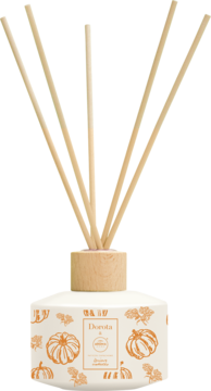 Dyfuzor zapachowy Dorota Brown Sugar & Vanilla, biała butelka z pomarańczowymi dyniami, drewniane patyczki.