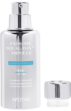 Apothe Exosome Squal-Tox 3% Ampoule w srebrnej butelce z pompką, widok z przodu. Obok leży srebrna nakrętka.