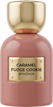 Caramel Fudge Cookie Mykonos, słodkie perfumy w różowej butelce ze złotą etykietą i nakrętką, widok z przodu.