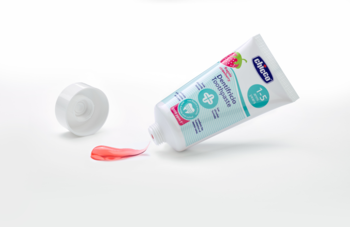 CHICCO ,pasta do zębów o smaku truskawkowym, 1-5 lat z fluorem,kompozycja-1