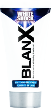 Biała tuba pasty BlanX White Shock, nieścierna, z jasnoniebieskim logo i hasłem Powered by Light, widok z przodu.