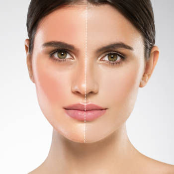 Kobieta z twarzą podzieloną na dwie części: opaloną i naturalną. Podkład Ideal Tone wyrównuje koloryt skóry.