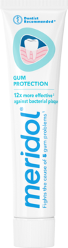 Biała tubka pasty Meridol Gum Protection z niebieskim logo, ikoną zęba i tekstem o ochronie dziąseł, widok z przodu.