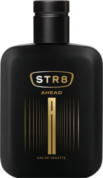 STR8 Ahead drzewno-aromatyczna woda toaletowa w czarnej butelce z matowym wykończeniem, złotym logo i literą A.