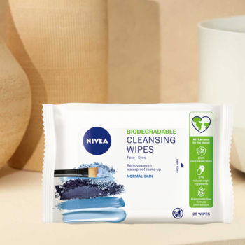 NIVEA Biodegradowalne Chusteczki Oczyszczające dla cery normalnej, białe opakowanie z grafiką makijażu.