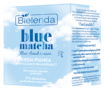 Etykieta Bielenda blue matcha blue cloud cream, krem-pianka nawilżająco-balansujący, niebieskie tło z chmurami.