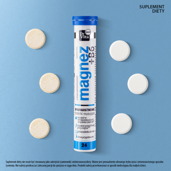 Biało-niebieska tuba suplementu Magnez+B6 z trzema żółtymi i trzema białymi tabletkami na błękitnym tle, widok z góry.