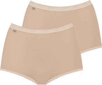 Dwie beżowe pary damskich majtek Sloggi Basic Maxi w 2-paku, lekko nałożone na siebie, z logo.