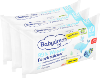 Trzy opakowania wilgotnych chusteczek Babydream 99% wody, 60 sztuk, bez plastiku, widok pod kątem.