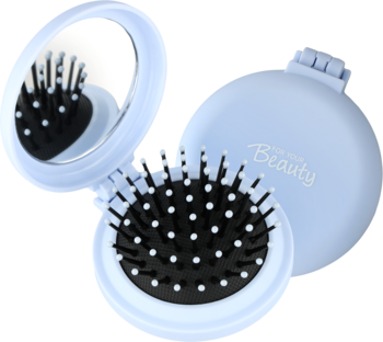 Podręczna składana szczotka do włosów z lustrem, pastelowy błękit, otwarta pod kątem, widoczne włosie.