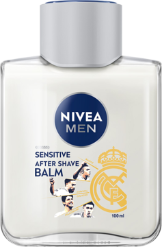 NIVEA MEN Sensitive Balsam po goleniu 100ml, biała butelka, logo Real Madryt i zdjęcia piłkarzy.